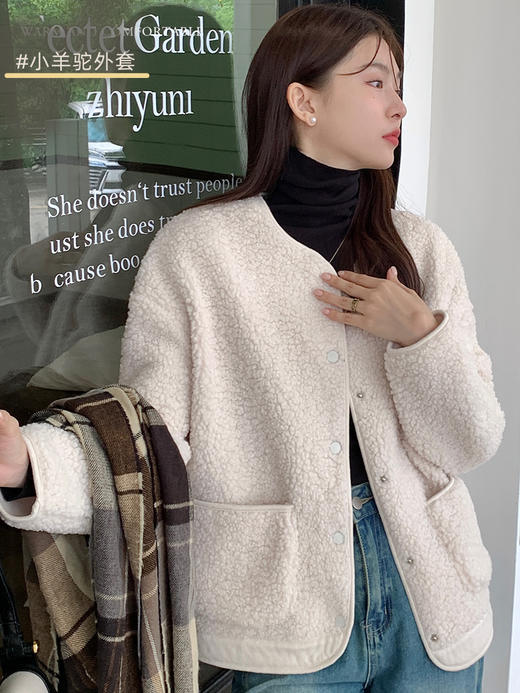 小羊驼小香风外套 显瘦时髦 短款纽扣毛呢开衫 秋冬百搭款 商品图0