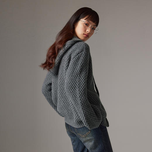 IN AND ON 复古慵懒风羊毛连帽毛衣秋冬新款波萝纹软糯显瘦针织衫53781 商品图3