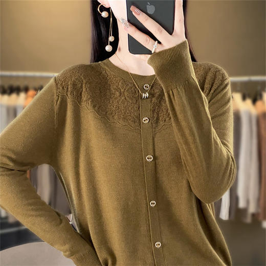 QHJY-JY906秋冬新款精纺圆领开衫女装羊毛针织毛衣外套复古绞花保暖上衣 商品图1