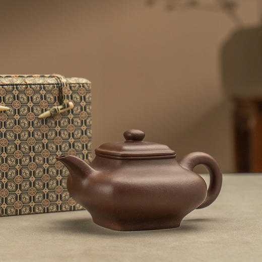 《四方书扁壶》 陈顺根   高级工艺美术师、资深紫砂艺术名家、工艺美术学会会员 商品图4