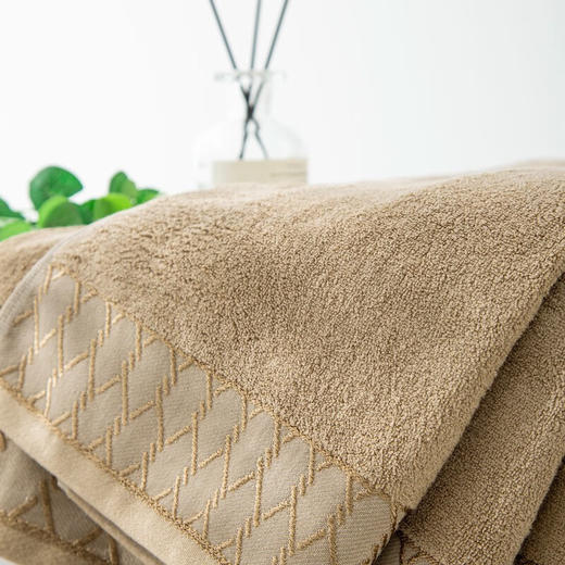 恒源祥（HYX） 恒源祥礼业TAL1016含情脉脉竹纤维浴巾-咖三件套 含情脉脉竹纤维浴巾三件套 34*75cm 70*140cm 商品图2