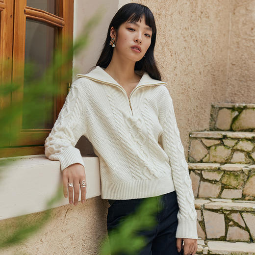 IN AND ON全绵羊毛复古针织衫女2023新款拉链绞花海军领套头毛衣53636 商品图3