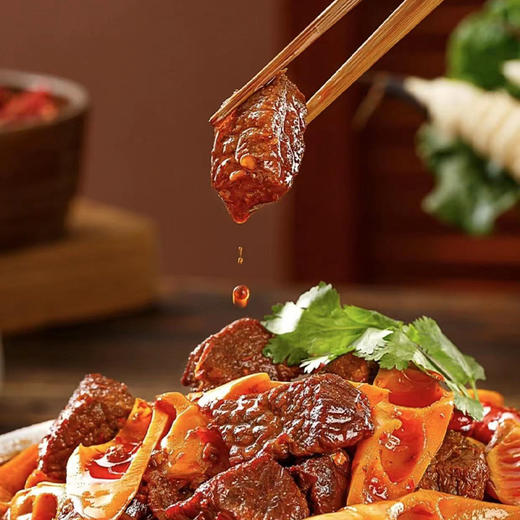 【藏地雪山牦牛肉】 精选4年以上麦洼源种牦牛 天然放牧逐水草而居 无抗生素 无激素 遵循自然淘汰 商品图6