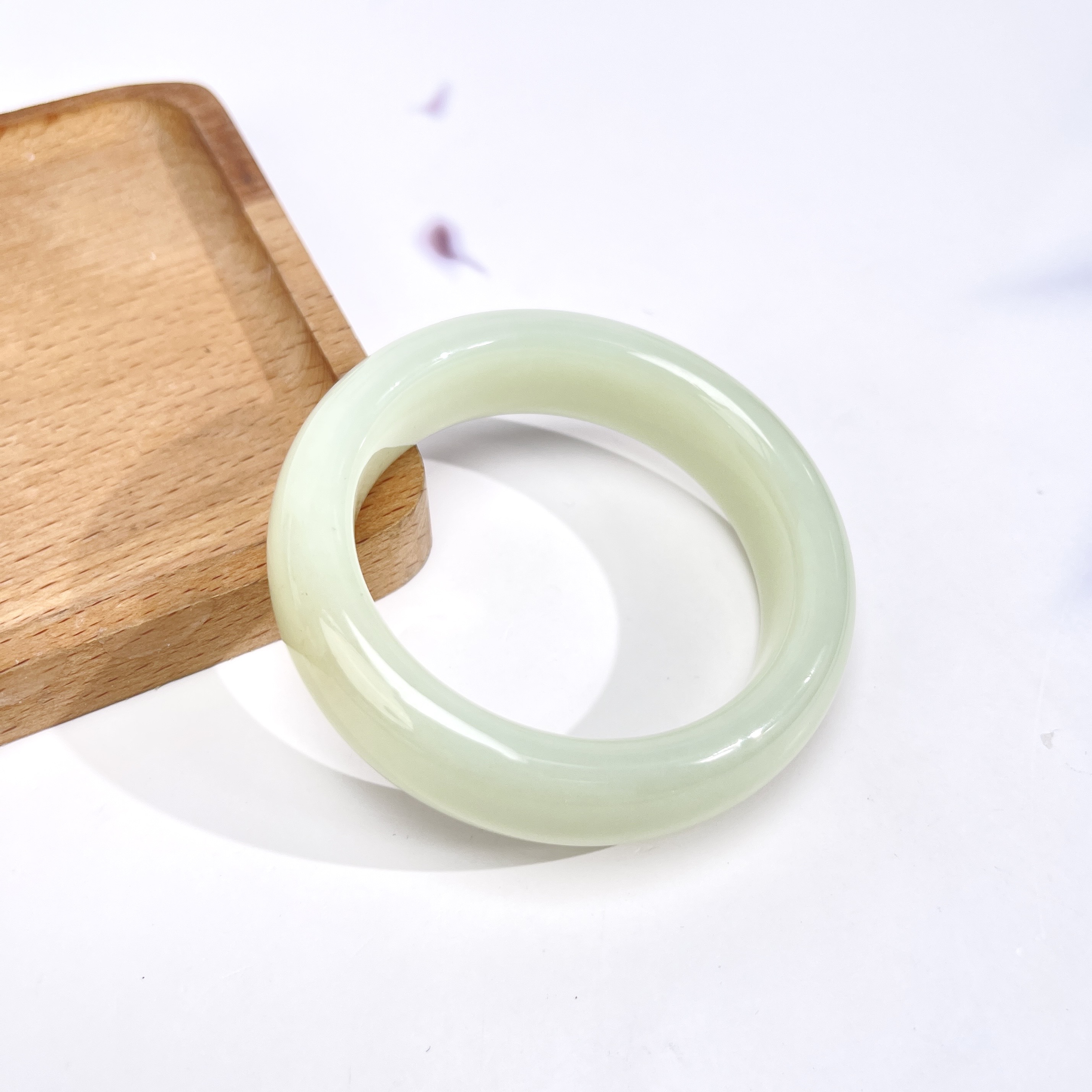 玉美人菲菲~和田玉手镯（买断价）