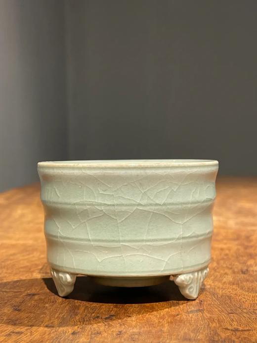 龙泉窑粉青釉奁式三足炉，顺丰包邮 商品图1