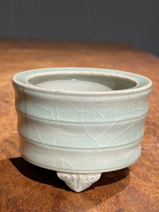 龙泉窑粉青釉奁式三足炉，顺丰包邮 商品图3