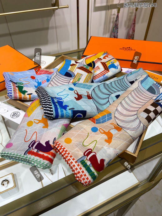 秋冬特惠💰450 爱马仕羊绒新款围巾 买了都说好看 推荐【跑马俱乐部140cm系列】双面同色羊绒方巾 商品图2