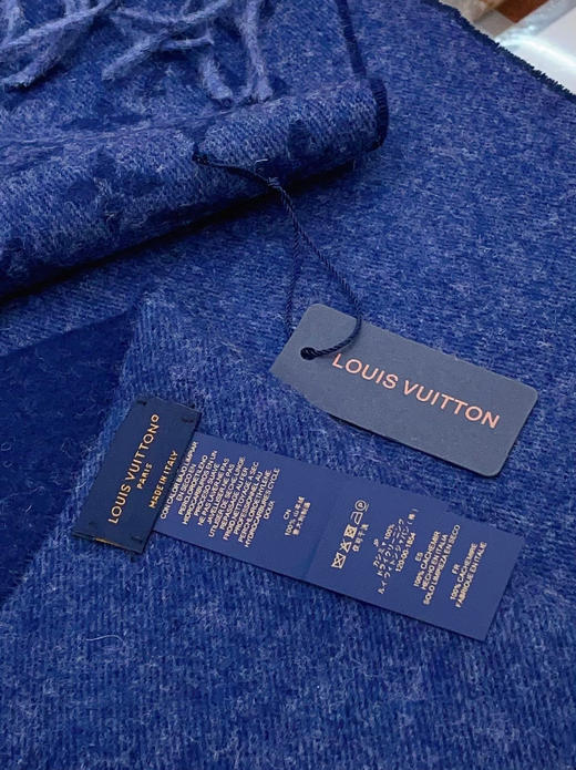 秋冬特惠💰240 LV 专柜同步【双面渐变花纹】渐变提花经典设计围巾 若隐若现的lv标志 商品图8