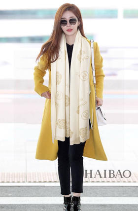 秋冬特惠💰550 香奈儿围巾 爆款出啦 原单旷世绝美物CHANEL N·5【金线山茶花披肩】高端货