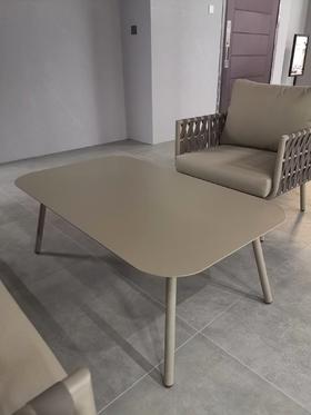 晨熙园架空层茶几