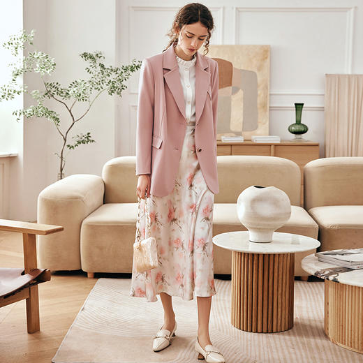 OLrain欧芮儿法式粉色西装外套女秋季2023年新款宽松爱心刺绣上衣 商品图3