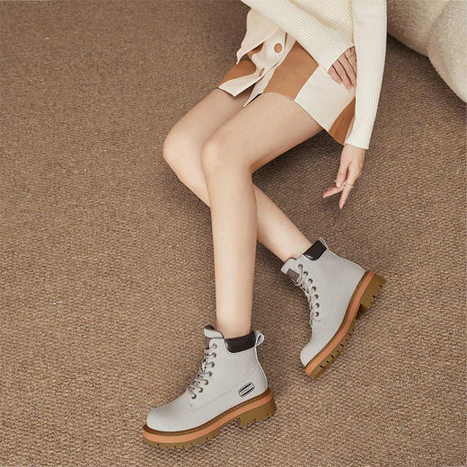 西遇美式大黄靴女新款秋季踢不烂圆头马丁靴户外工装厚底短靴V1933830 商品图2