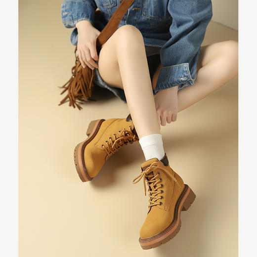 西遇美式大黄靴女新款秋季踢不烂圆头马丁靴户外工装厚底短靴V1933830 商品图3
