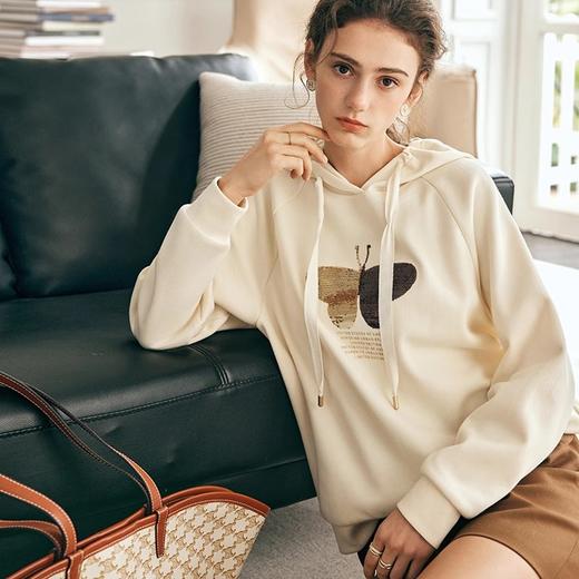 OLrain欧芮儿法式连帽卫衣女秋季2023新款宽松慵懒蝴蝶珠片绣上衣 商品图5