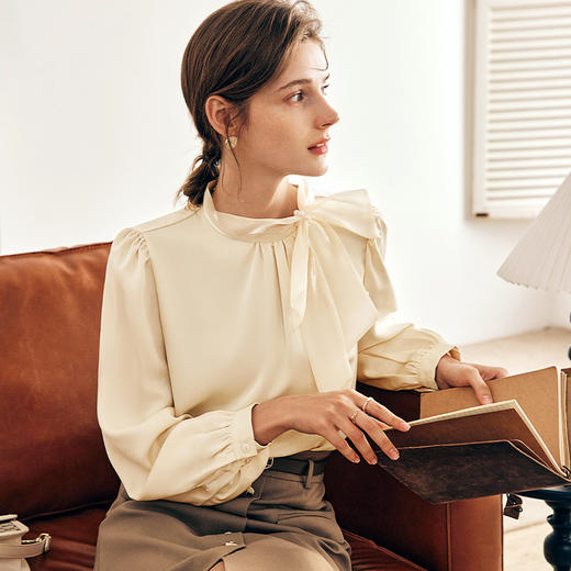 OLrain欧芮儿法式缎面蕾丝雪纺衫女秋冬2022新款宽松气质绑带衬衣 商品图2