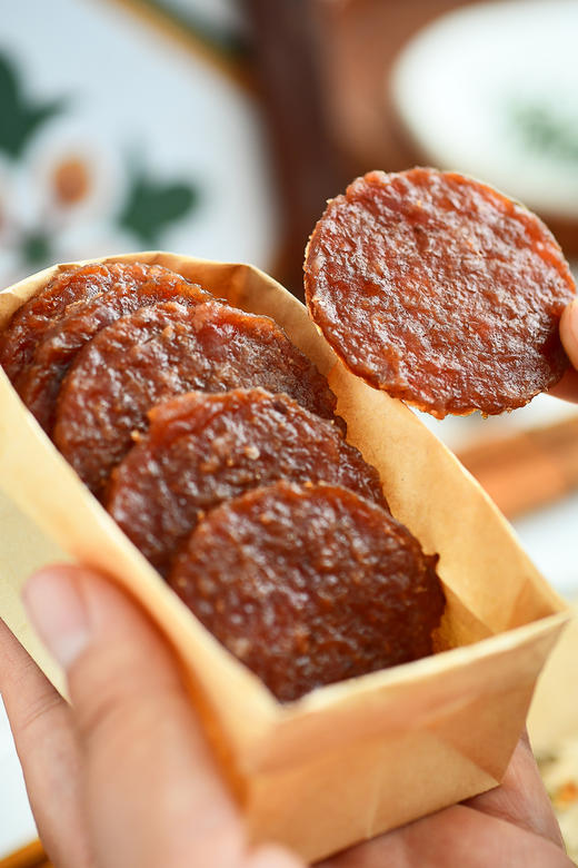 【一方云拾炭烤猪肉脯】❗大潮汕宝藏吃肉就吃有厚度的！潮汕土猪肉做的❗10+小时荔枝果木炭烤🔥隔着屏幕！仿佛闻到香味了😆 ✅有嚼劲，香润不干巴！！诱惑蜜汁味+微辣辛香黑椒味！ 商品图9