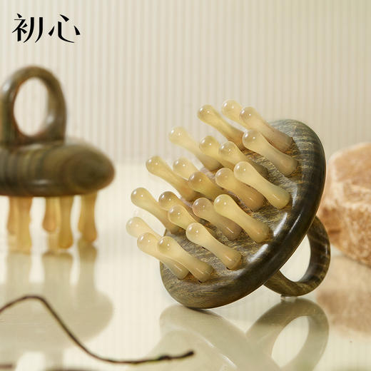 初心| 绿檀羊角指环按摩梳 商品图0