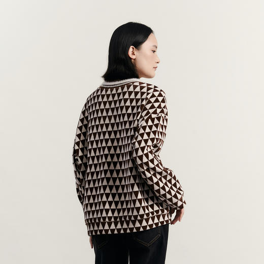 谜底V领套头卫衣女2023冬季新品复古学院风宽松绣花上衣234MV1546 商品图2