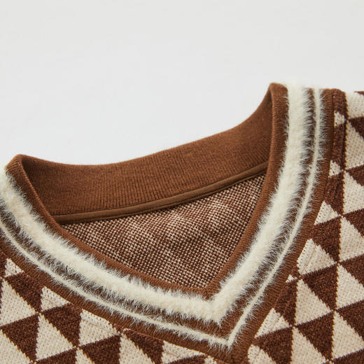 谜底V领套头卫衣女2023冬季新品复古学院风宽松绣花上衣234MV1546 商品图3