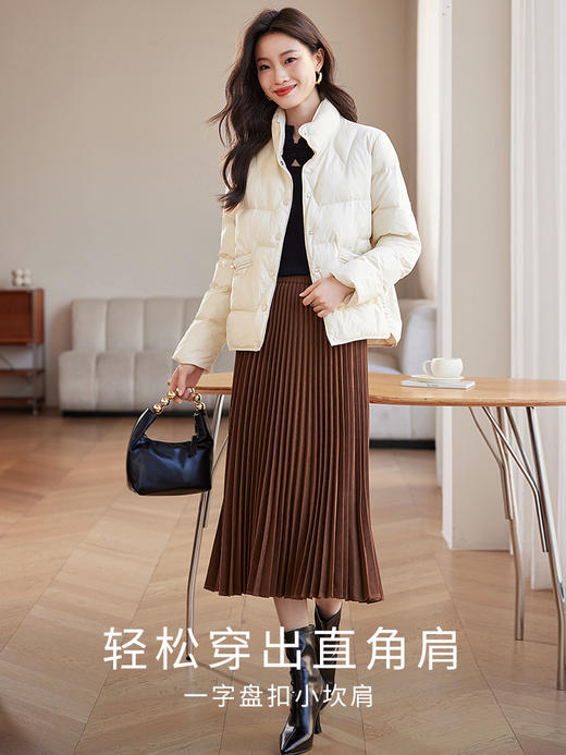 【年货节】熙世界2025秋冬季新中式假两件套头针织衫女黑色内搭软糯打底毛衣 商品图2