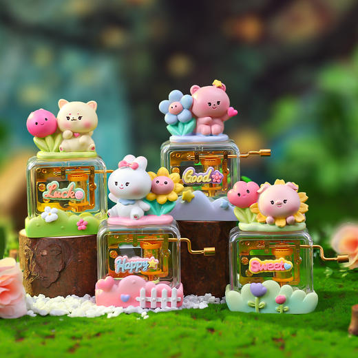 年终大促！【造型可爱有趣！表情生动活泼】创意萌宠音乐会卡通兔子熊手摇音乐盒，惊喜儿童礼物女生房间八音盒，线条圆润 丰富细节 商品图0