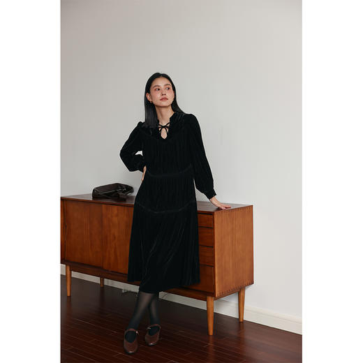 HeyDress法式复古丝绒连衣裙女秋冬宽松收腰气质小黑裙赫本礼服裙 商品图1