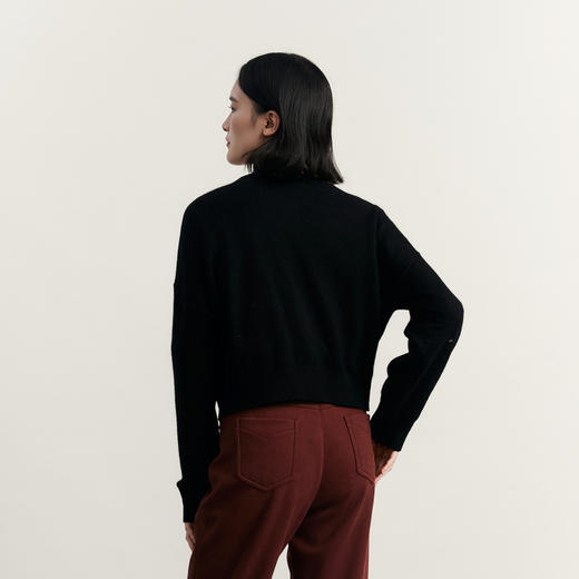 谜底圆领针织开衫女2023冬季新品简约时尚柔软百搭毛衫234MZ1863 商品图2