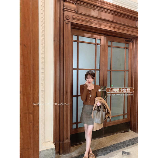 金蘑菇菇 小金豆 锁骨内搭组 / 质感细腻锁骨针织 修身方领毛衣 商品图4