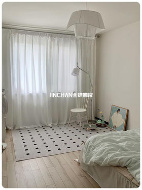 换了个布局的卧室好像更宽敞了