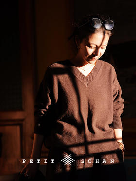 乌木沉香 秋冬高端针织系列羊毛羊绒V领毛衣