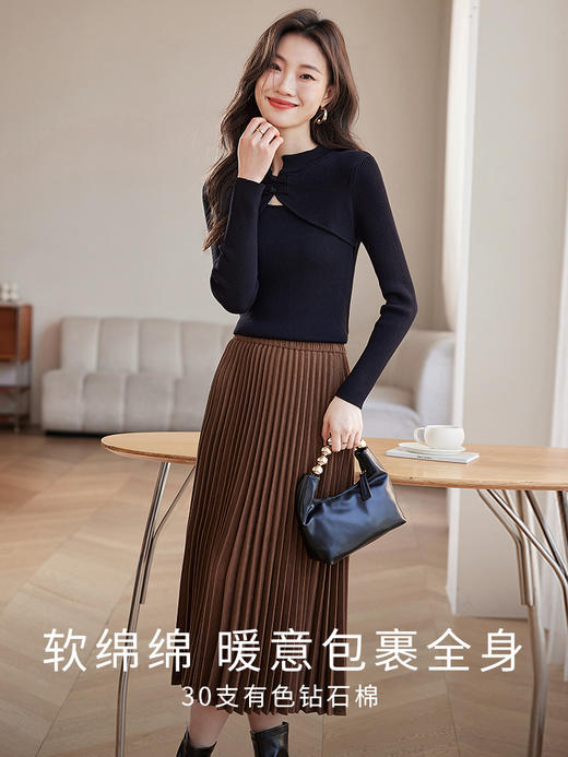 【年货节】熙世界2025秋冬季新中式假两件套头针织衫女黑色内搭软糯打底毛衣 商品图3