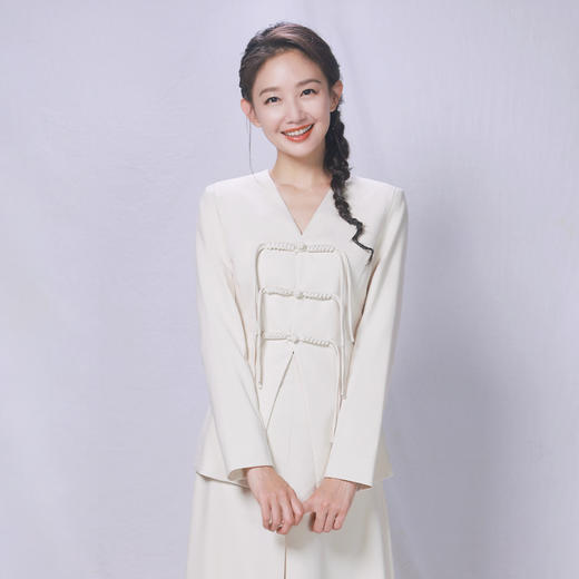 IWY/国风新中式杏色连衣裙女气质温柔风主持人上镜正装高端套裙23FYCS118 商品图3