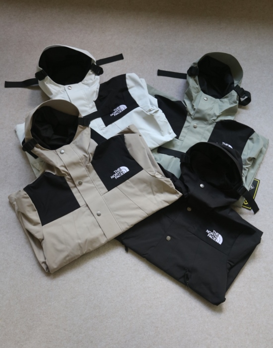 喜新厌旧 换装季 哈！乖宝的 户外面朝北 美版1990 连帽款 冲锋衣 4色入