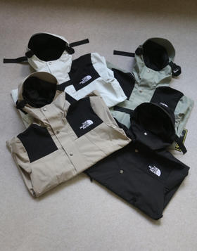 喜新厌旧 换装季 哈！乖宝的 户外面朝北 美版1990 连帽款 冲锋衣 4色入