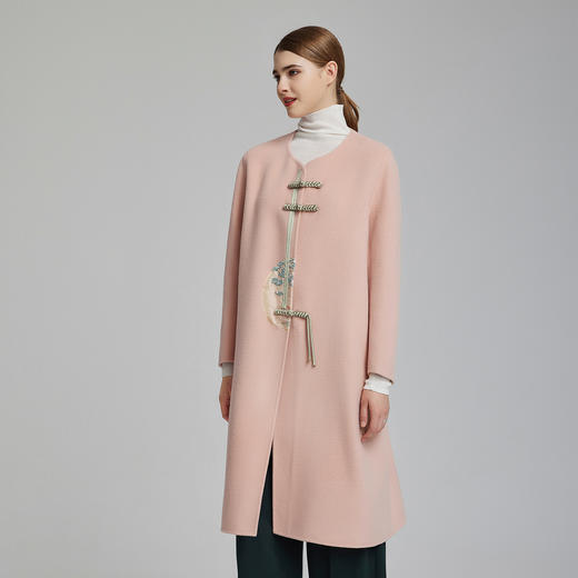 NH968斯尔丽23冬国风撞色盘扣绣花中长款圆领宽松显瘦大衣 商品图2