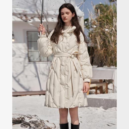 西遇米白色85鸭绒羽绒服秋冬新款包容舒适气质优雅立领外套12331679 商品图3