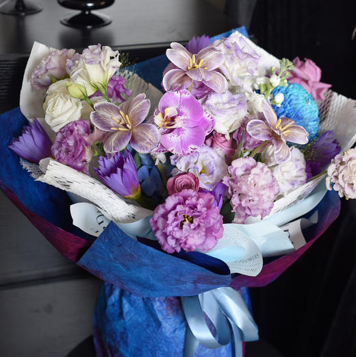 《长相思》  藏宝图蝴蝶兰布朗尼郁金香花束 商品图2