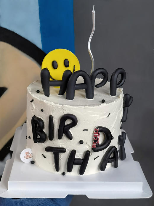生日字母装饰蛋糕（黑色字母） 商品图0