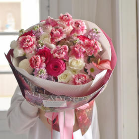 《草莓松饼》  草莓松饼郁金香弗洛伊德玫瑰油画风花束