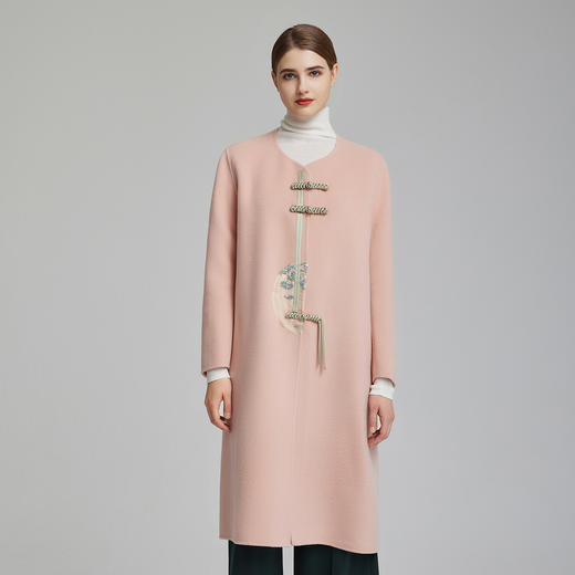 NH968斯尔丽23冬国风撞色盘扣绣花中长款圆领宽松显瘦大衣 商品图0
