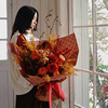 《毛呢格子大衣》现代风暖色系花束 商品缩略图0