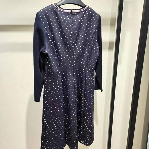 南3天轩V领连衣裙 商品图1