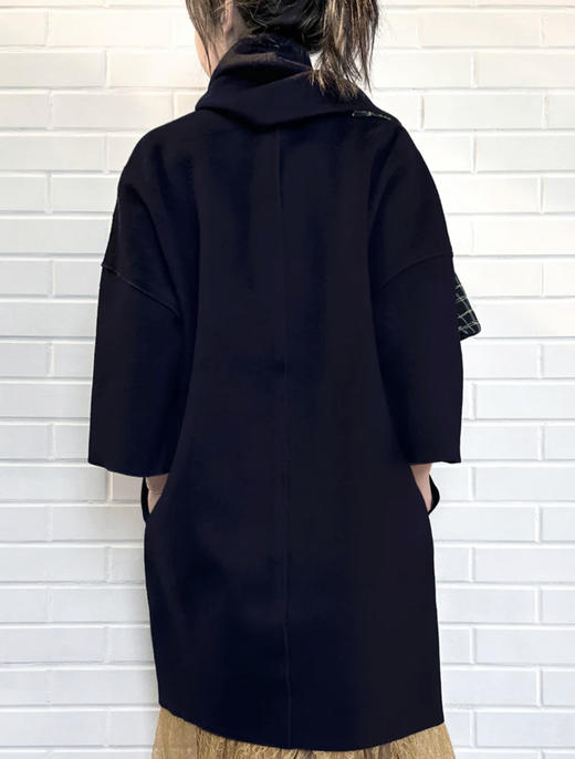 TYNVIE 连围巾木耳边廓形大衣- 藏青色 商品图4