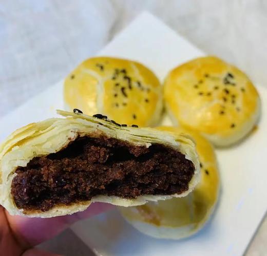 我们的红豆酥 传统手工制作 zui大程度保持饼皮的层次【奶香红豆酥】大末手作 无添加剂，甄选优质原料，大末自制馅料，加入葡萄干，全程手工制作 商品图6