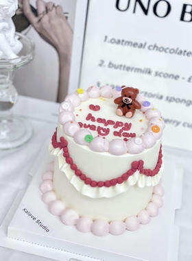 可爱小熊蜡烛裱花周岁生日蛋糕