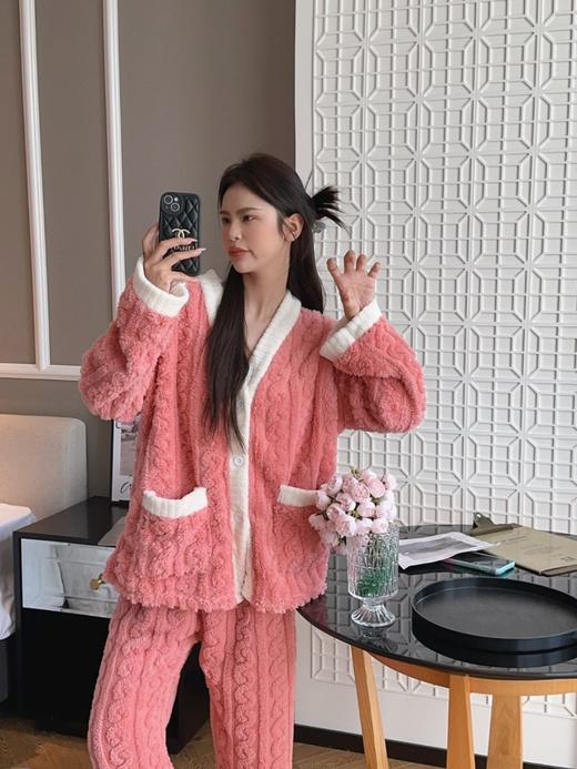 年终大促！【温暖！嘎嘎舒服】冬季新款纯色提花舒棉绒套装，睡衣家居服开衫女保暖加厚情侣装，宛如云朵般柔软的材质，温柔呵护肌肤 商品图3