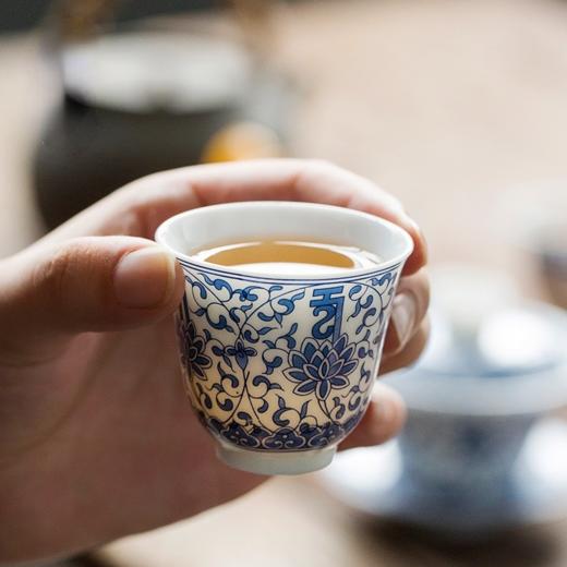 永利汇青花缠枝莲盖碗三才碗手抓碗品茗杯茶漏功夫茶具套组礼盒装复古 商品图1