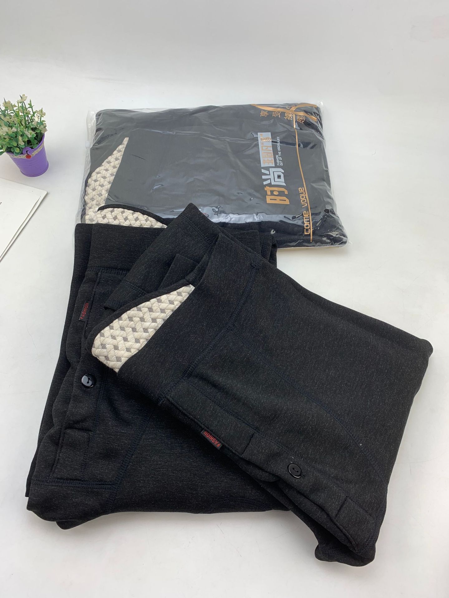 i22VifOtztSBuvrGbgyUeQKWNJsCZLSaXEo9