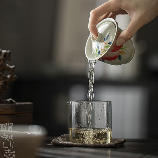 永利汇明知山志釉下彩手绘桃子带盖茶杯泡茶碗日式家用泡茶器 商品图3