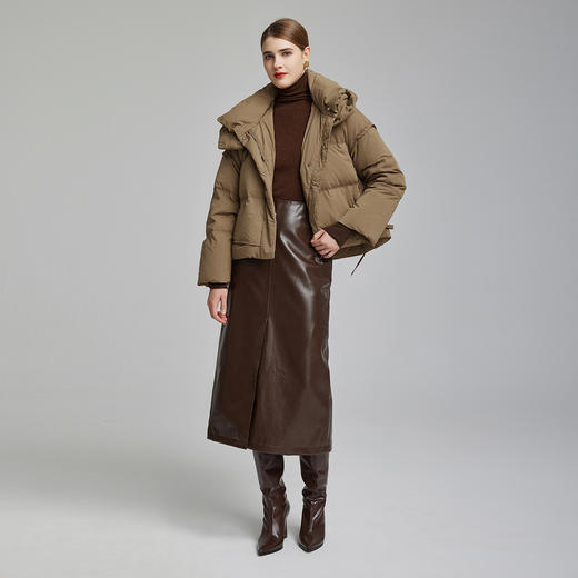 NR022斯尔丽23新款立领连帽时尚辑线下摆弧度显高显瘦保暖白鸭绒羽绒服 商品图3